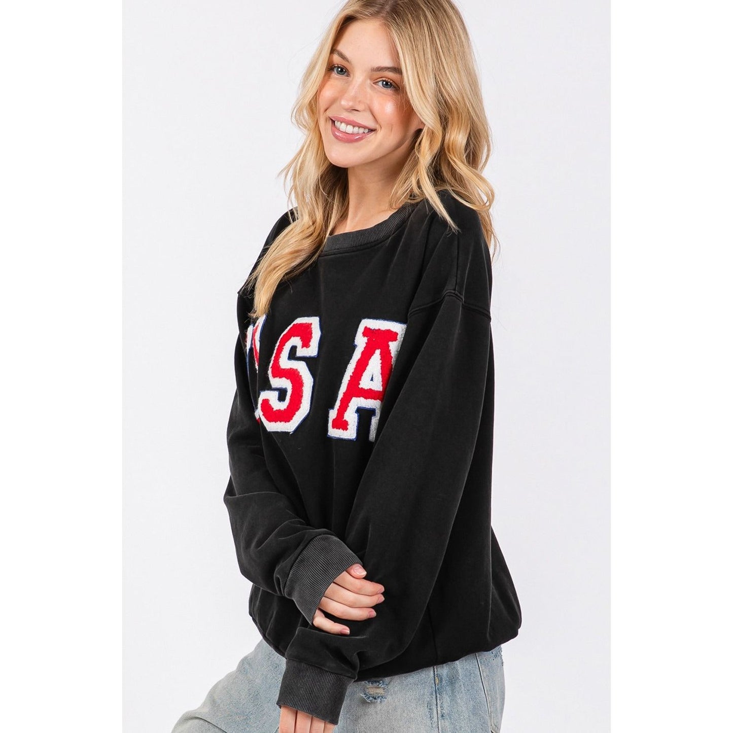 SAGE + FIG USA Letter Patch Round Neck Sweatshirt